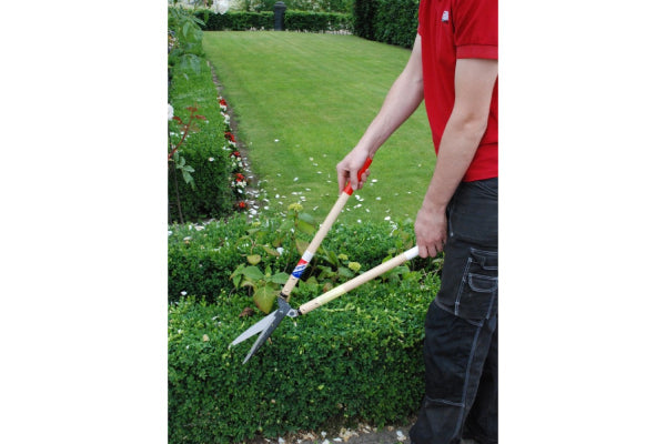 Okatsune Long Handled Hedge Shears 205